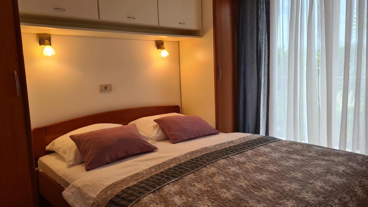 Villa Amalia Apartment 2 Малинска Экстерьер фото